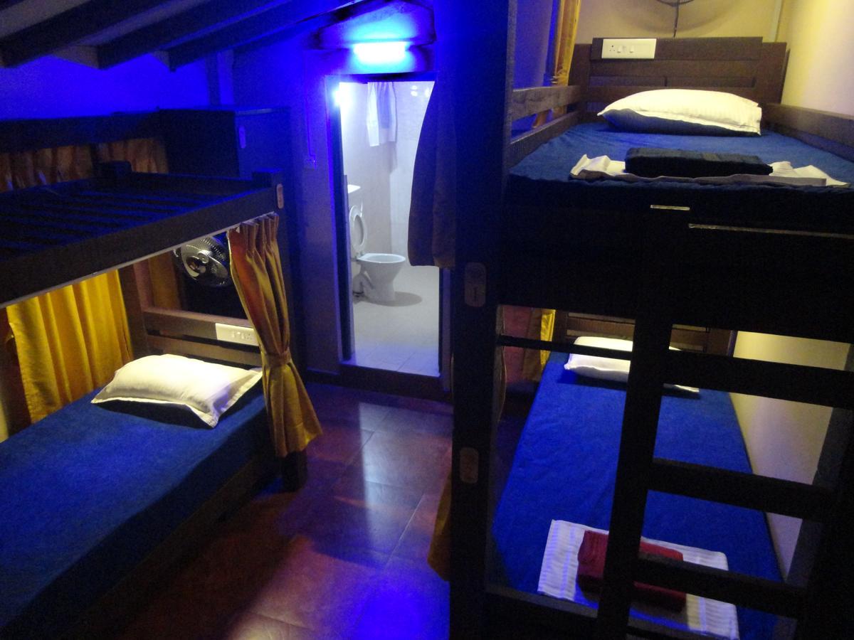 أنجونا The Yuppi Hippi Female Hostel المظهر الخارجي الصورة