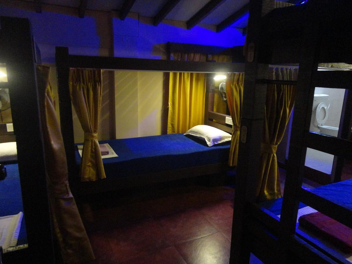 أنجونا The Yuppi Hippi Female Hostel المظهر الخارجي الصورة