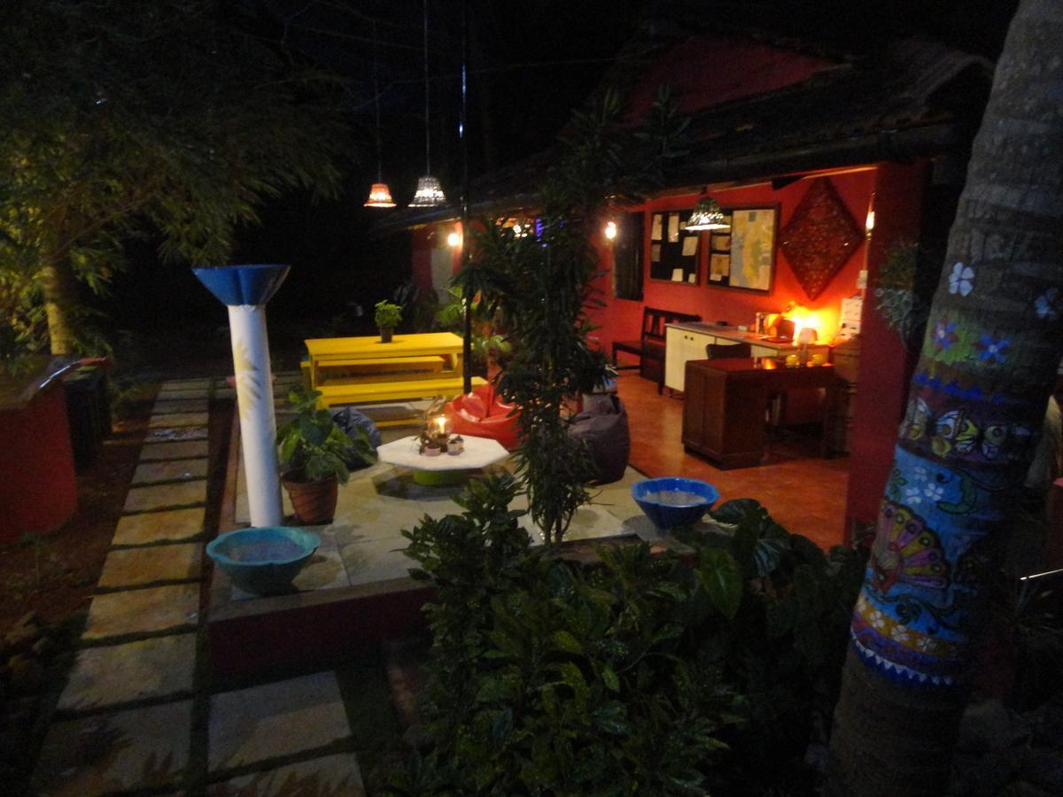 أنجونا The Yuppi Hippi Female Hostel المظهر الخارجي الصورة