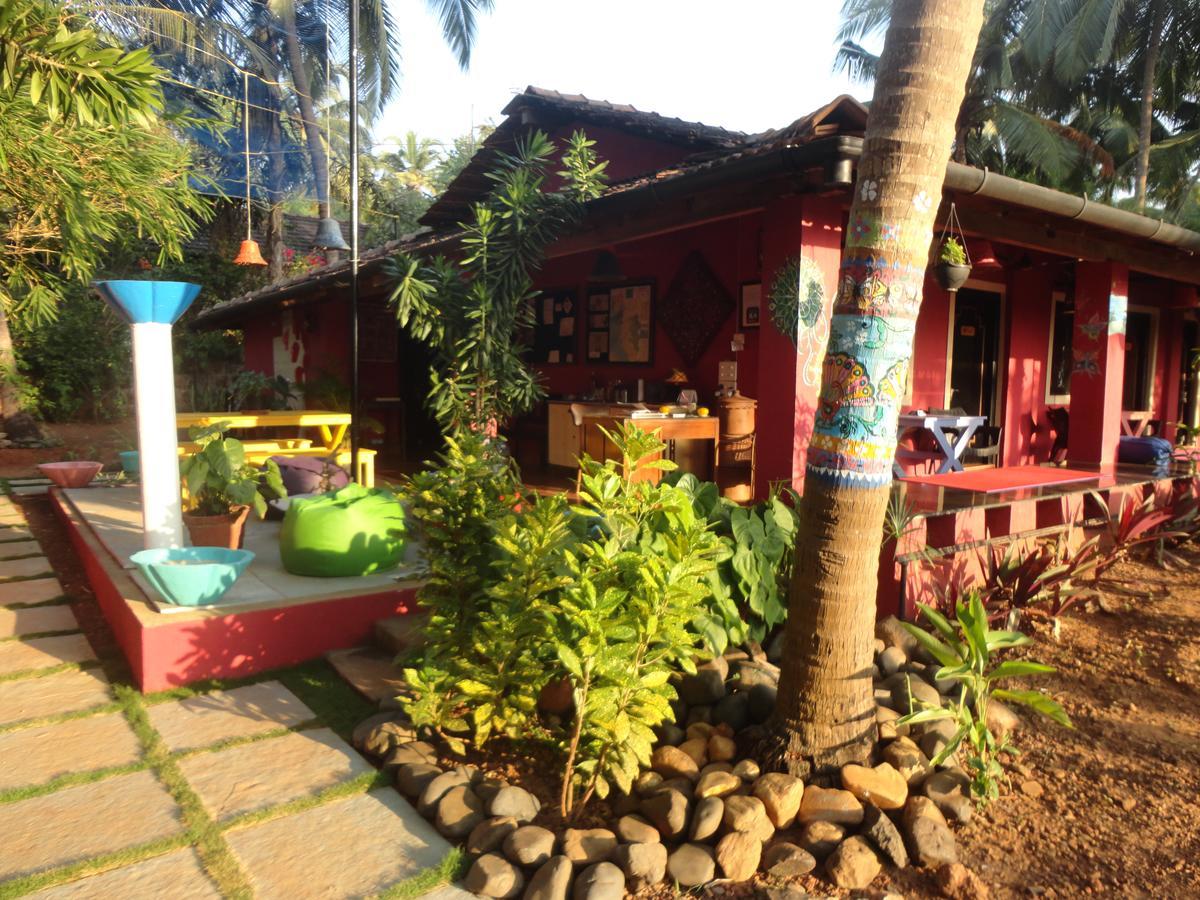 أنجونا The Yuppi Hippi Female Hostel المظهر الخارجي الصورة