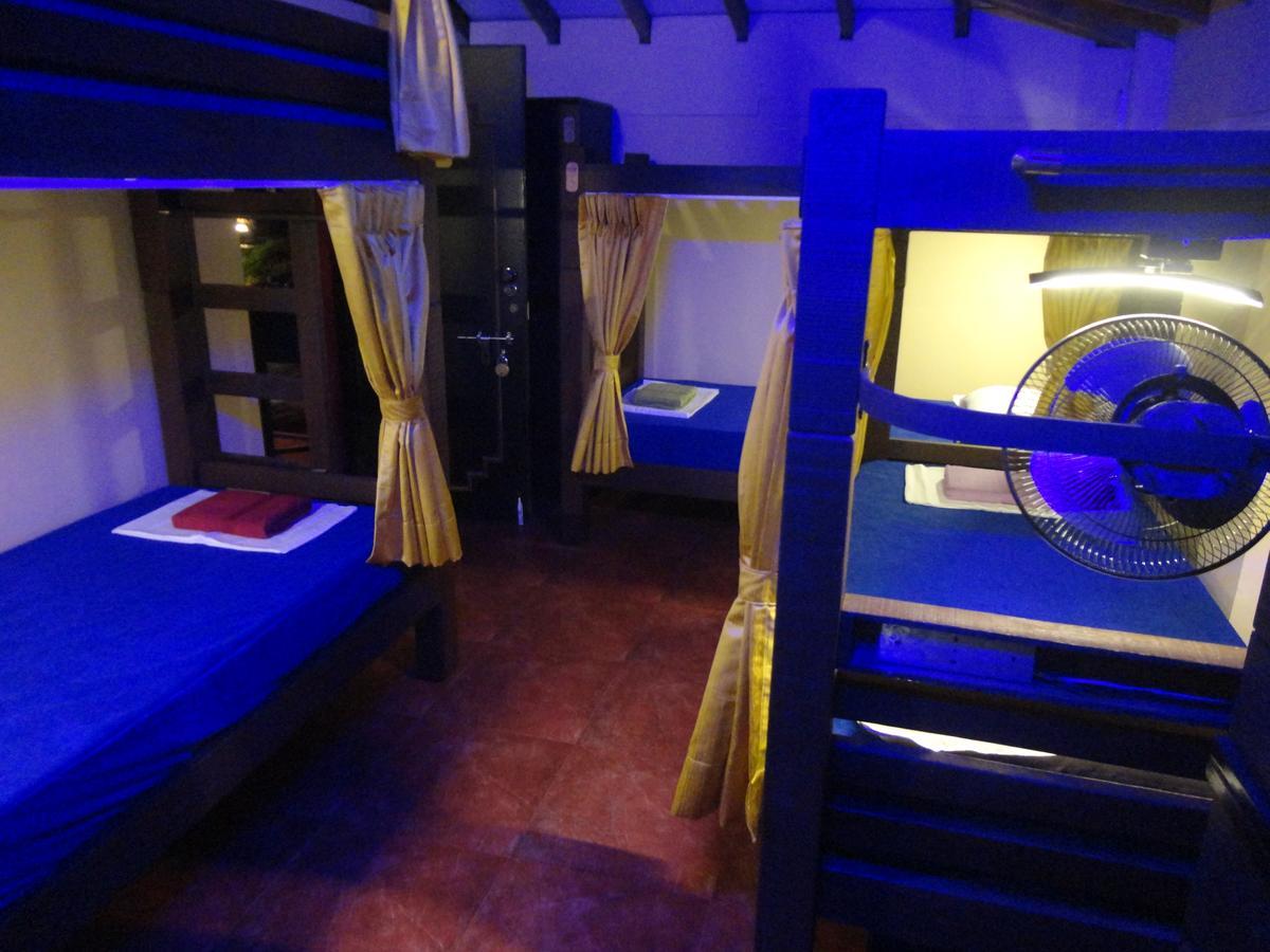 أنجونا The Yuppi Hippi Female Hostel المظهر الخارجي الصورة