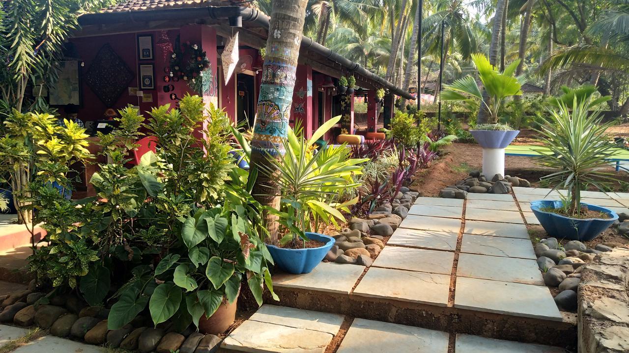 أنجونا The Yuppi Hippi Female Hostel المظهر الخارجي الصورة